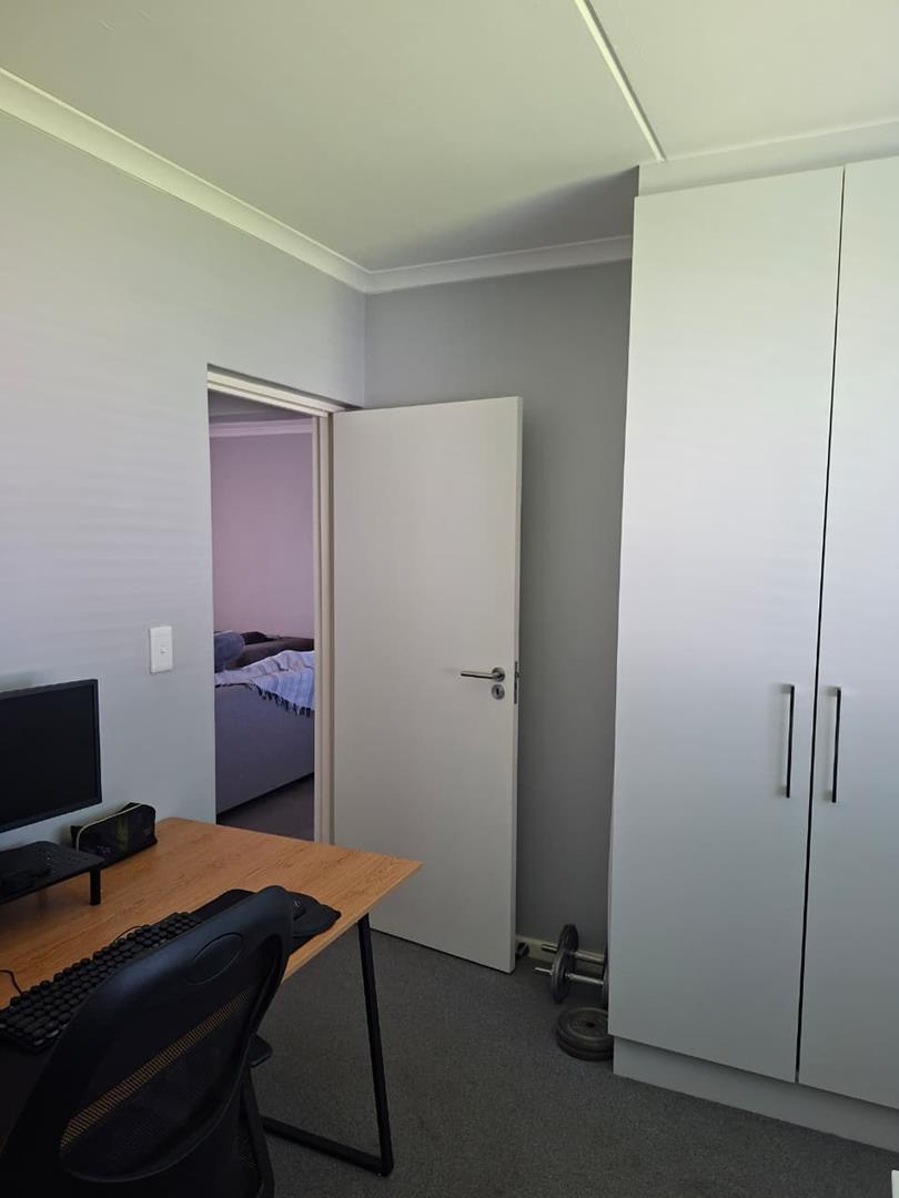 To Let 2 Bedroom Property for Rent in Burgundy Estate Western Cape